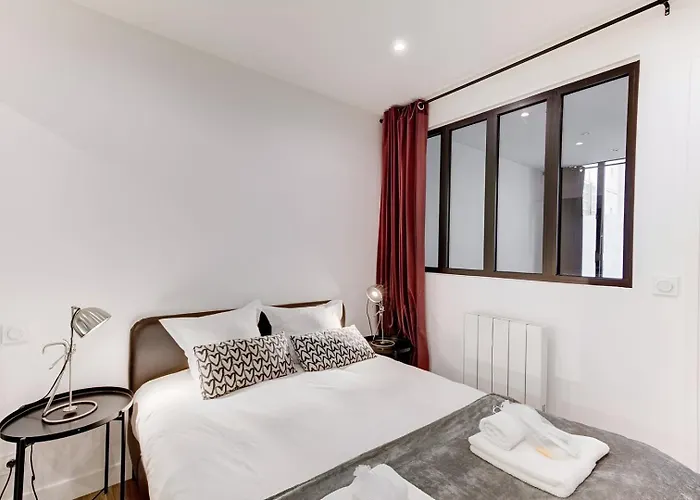 318 Pivert - Superb In * Paris